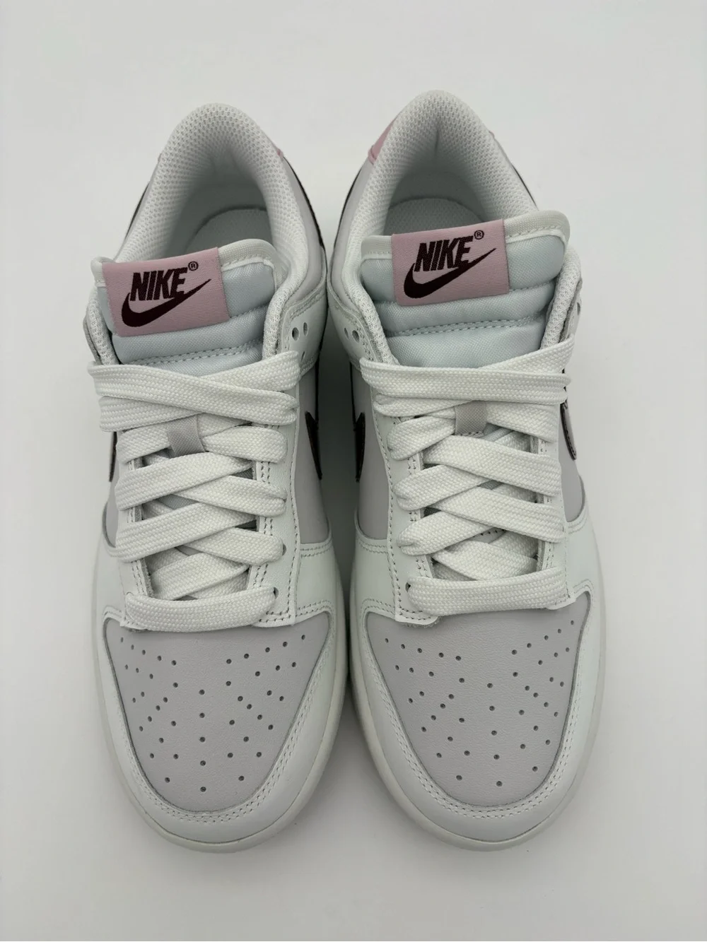 Nike Women’s Dunk Low Summit White/Plum Chalk Shoes Size 7 🔥Brand New in Box🔥 - Picture 2 of 5